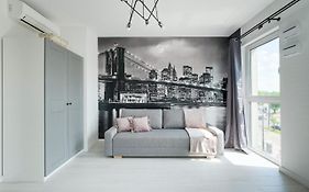 Targowa 10 London Studio
